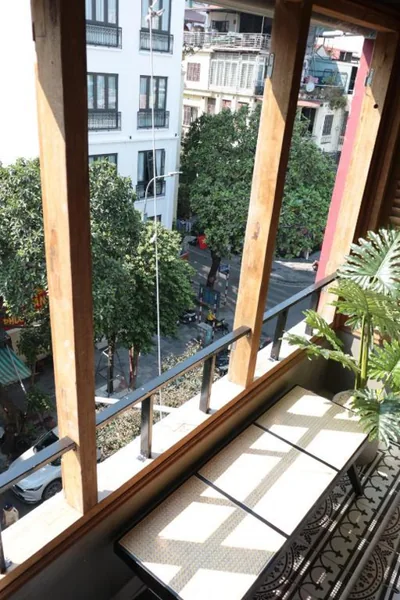 Indochine Rooftop room with balcony and ancient street view, 3' to Beer Street Tạ Hiện – Photos 13